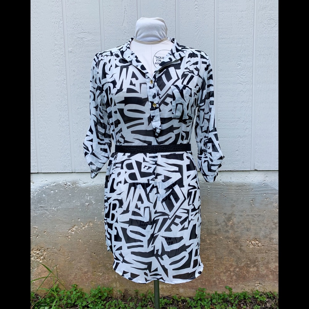 NANA USA (M) Black And White Letter Shirt/Dress